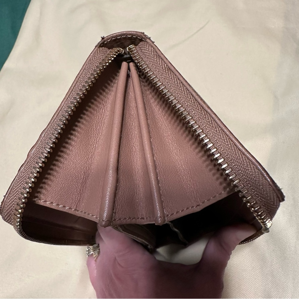 Gucci Wallet - Picture 13 of 14